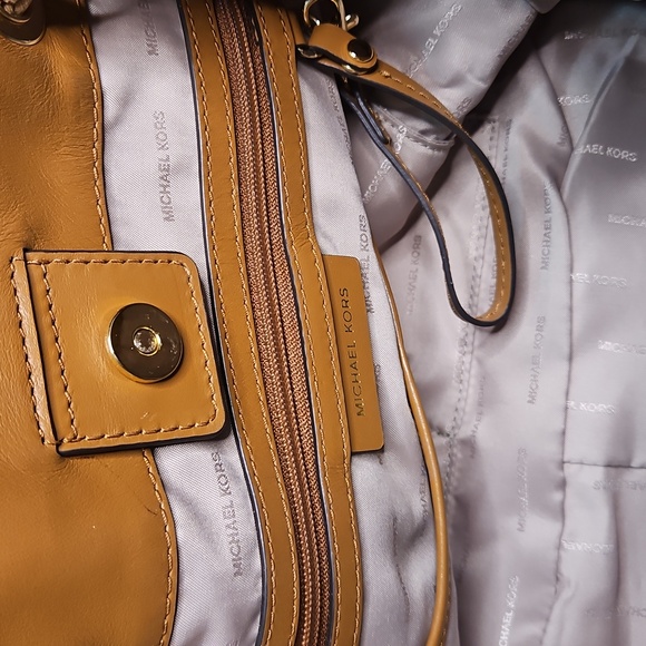 Michael Kors Dalia Large Canvas Tote - Picture 10 of 13